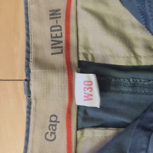 Gap "Lived-In" Shorts - Picture 2 of 3